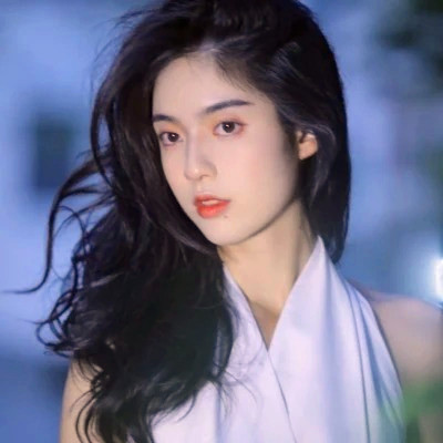 女生干净简约简单的头像图片