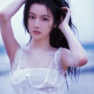 女生干净气质简单的头像图片