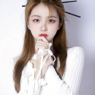 高清非常干净的女生头像图片
