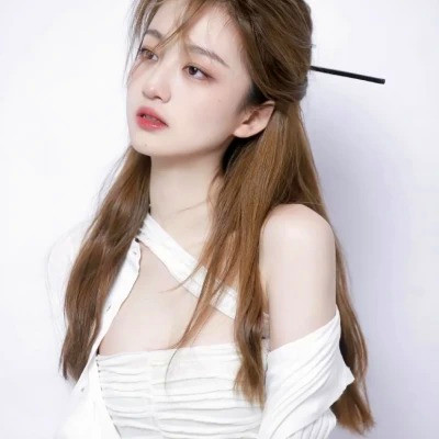 高清非常干净的女生头像图片