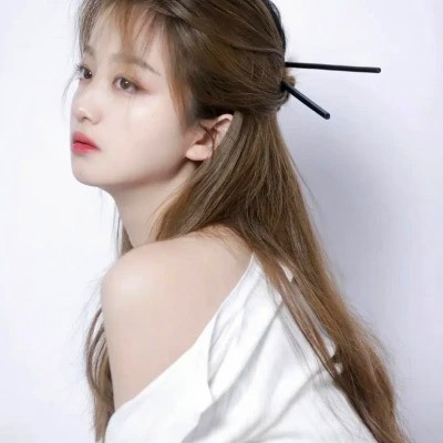 高清非常干净的女生头像图片