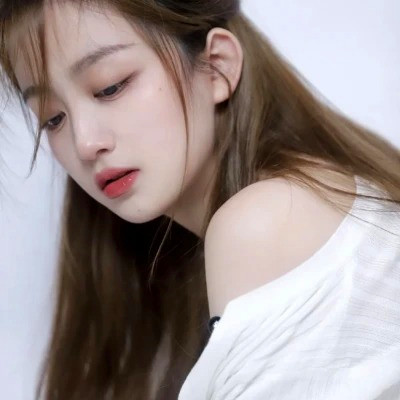 高清非常干净的女生头像图片