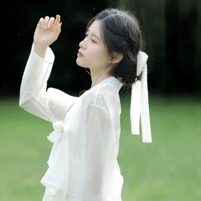 高清非常干净的女生头像图片