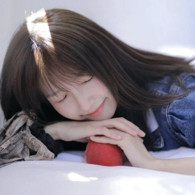高清非常干净的女生头像图片
