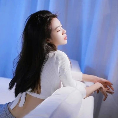 高清非常干净的女生头像图片