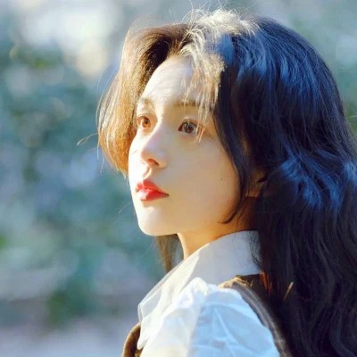 高清非常干净的女生头像图片