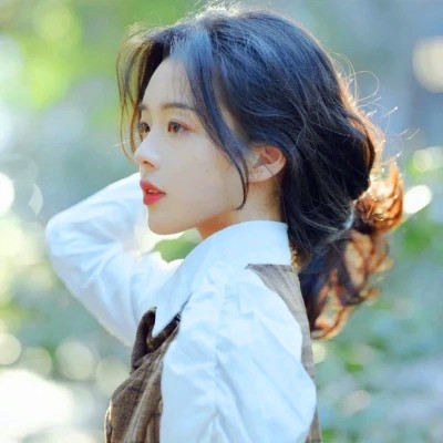 高清非常干净的女生头像图片