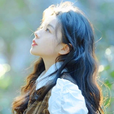 高清非常干净的女生头像图片