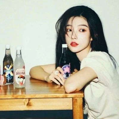 高清非常干净的女生头像图片
