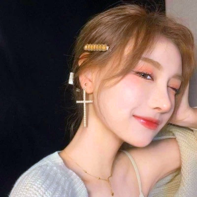 高清非常干净的女生头像图片
