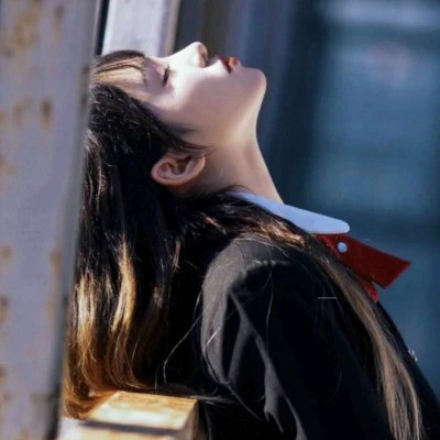 高清非常干净的女生头像图片