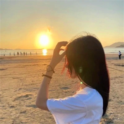 高清非常干净的女生头像图片