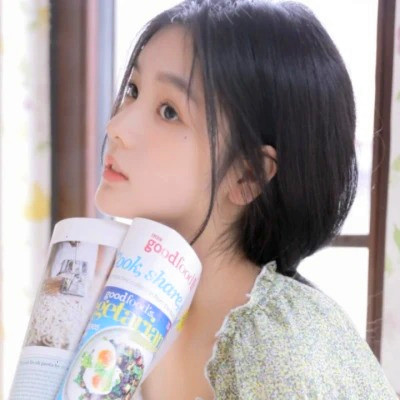 高清非常干净的女生头像图片