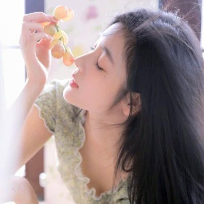 高清非常干净的女生头像图片