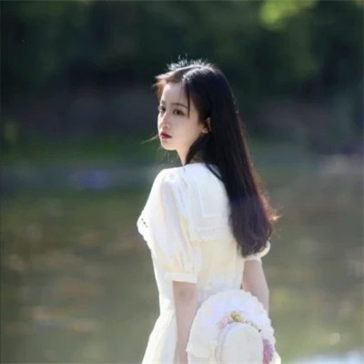 高清非常干净的女生头像图片