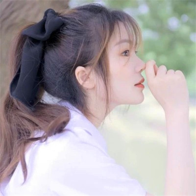 高清非常干净的女生头像图片
