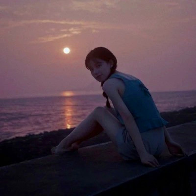 高清非常干净的女生头像图片