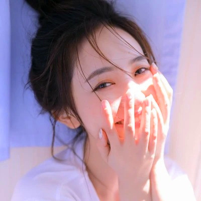 高清非常干净的女生头像图片