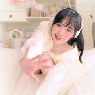 超级干净的女生头像图片