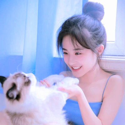 清新阳光且干净的女生头像图片