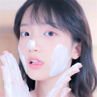 清新阳光且干净的女生头像图片