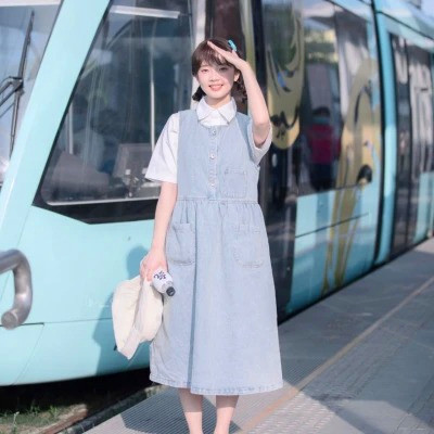 清新阳光且干净的女生头像图片