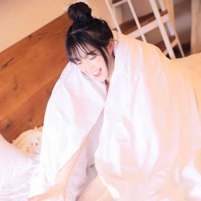 清新阳光且干净的女生头像图片