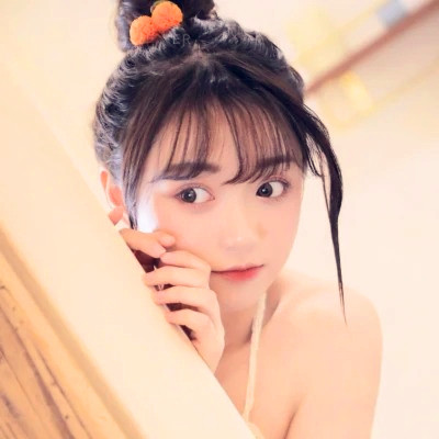 清新阳光且干净的女生头像图片