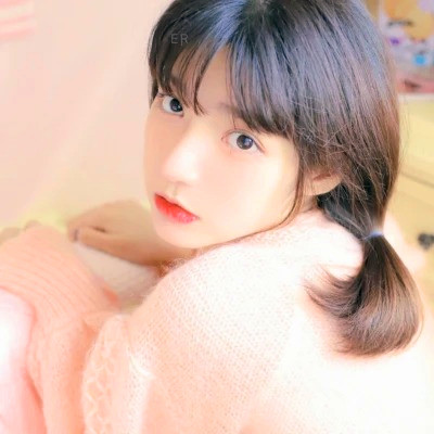 清新阳光且干净的女生头像图片