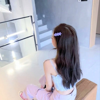 清新阳光且干净的女生头像图片