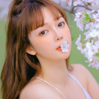 微信干净简约有气质的女生头像图片