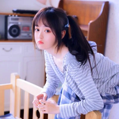 微信干净简约有气质的女生头像图片