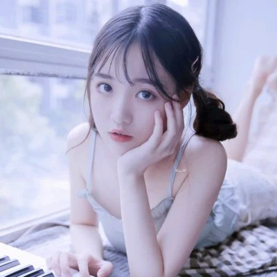 微信干净简约有气质的女生头像图片