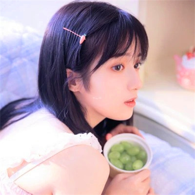 微信干净简约有气质的女生头像图片