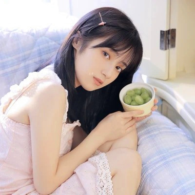 微信干净简约有气质的女生头像图片