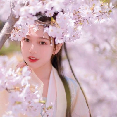 干净到极致的女生头像图片