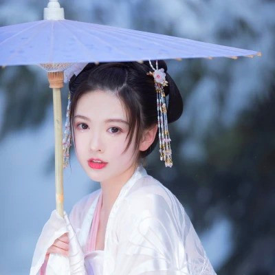 女生头像干净简约治愈系唯美图片
