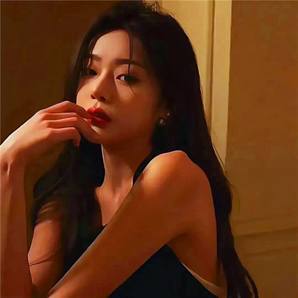 不明显情侣头像一男一女真人一人一张图片