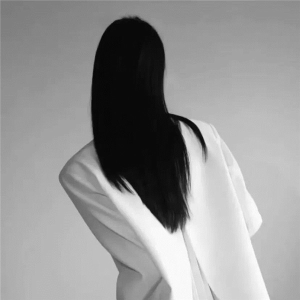 不明显情侣头像一男一女真人一人一张图片
