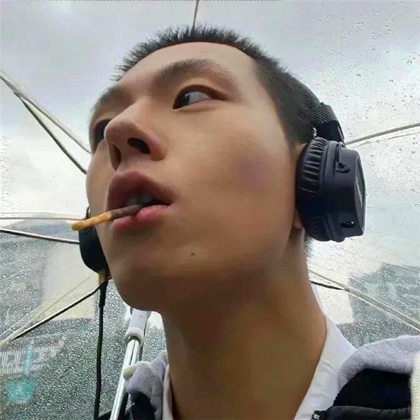 不明显情侣头像一男一女真人一人一张图片
