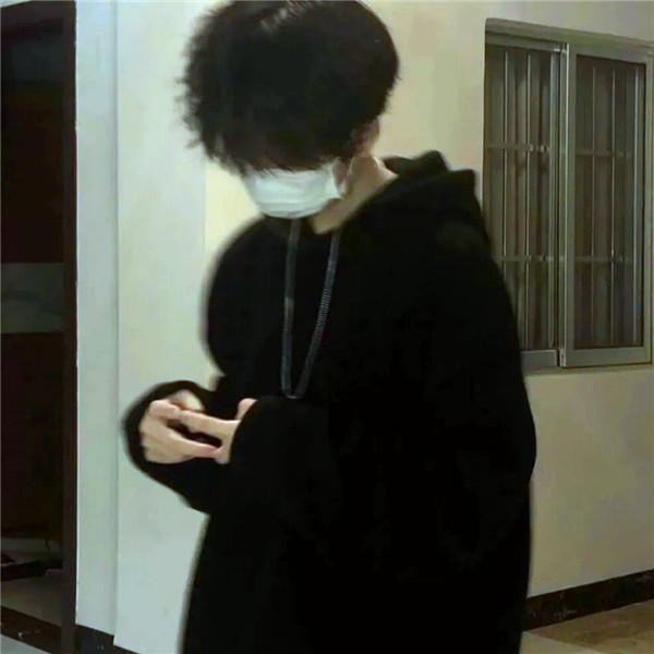 不明显情侣头像一男一女真人一人一张图片