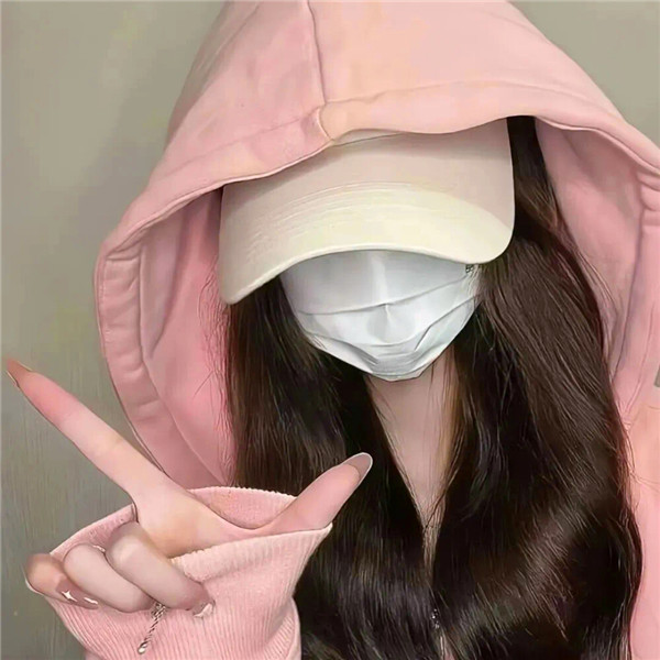 不明显情侣头像一男一女真人一人一张图片