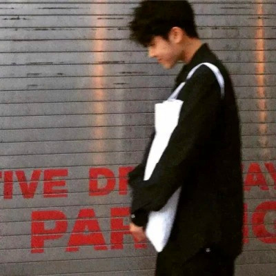 微信头像男生成熟稳重图片