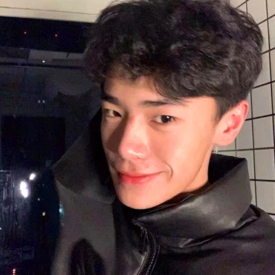 微信头像男生成熟稳重图片