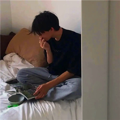 给人一种阳光的头像男生图片