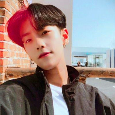 给人一种阳光的头像男生图片