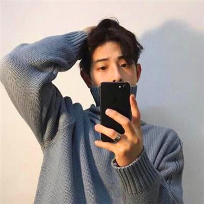 给人一种阳光的头像男生图片