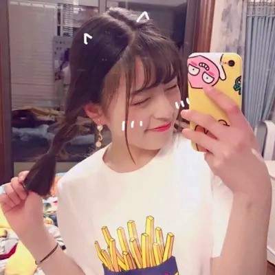 给人一种阳光的头像女生高清图片
