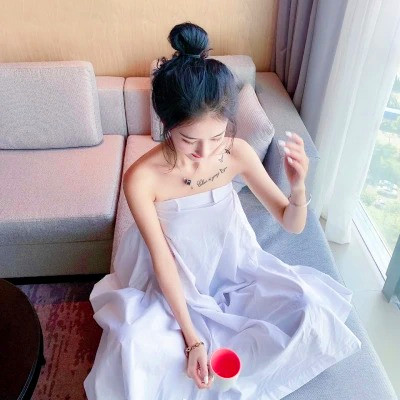 给人一种阳光的头像女生高清图片