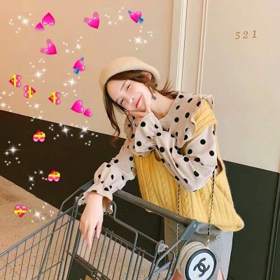 给人一种阳光的头像女生高清图片